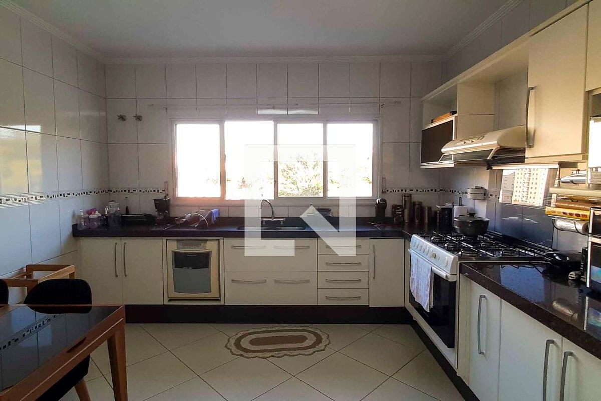 Casa, 4 quartos, 269 m² - Foto 130