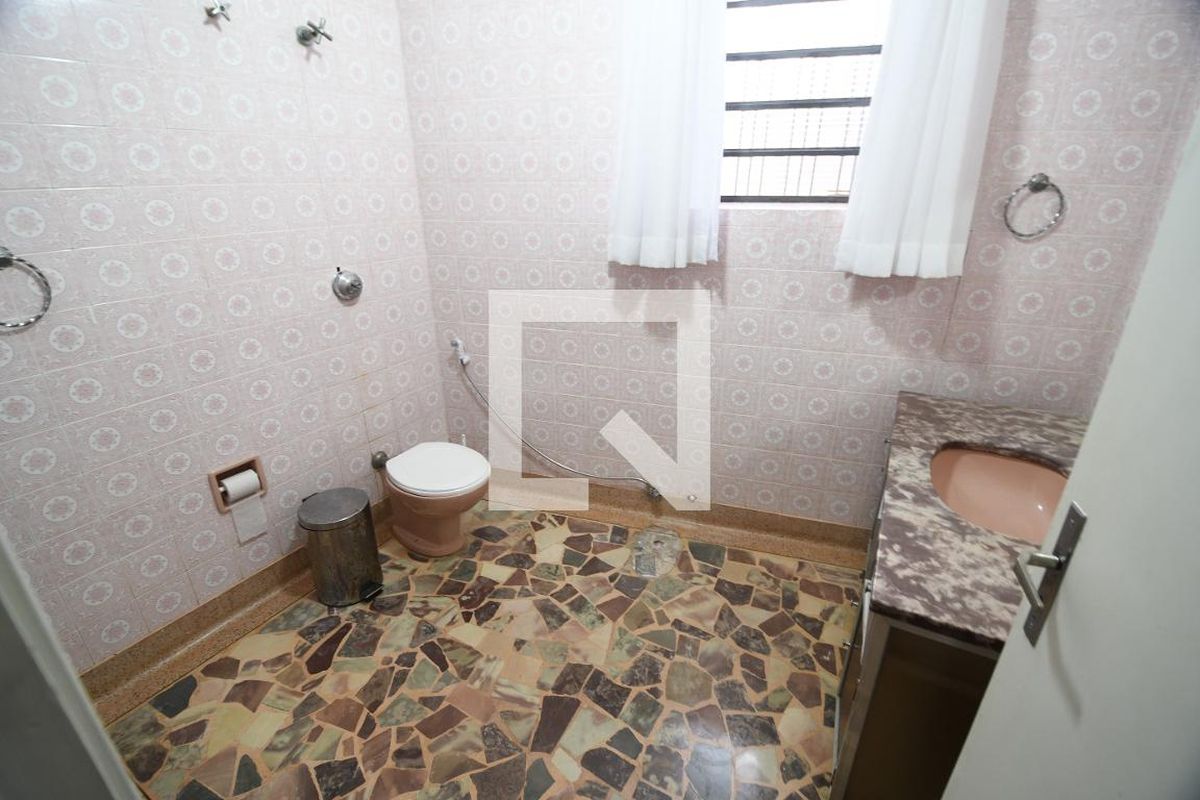 Casa à Venda - Guanabara, 3 Quartos,  198 m2 em , Campinas - sp | SoloBR
