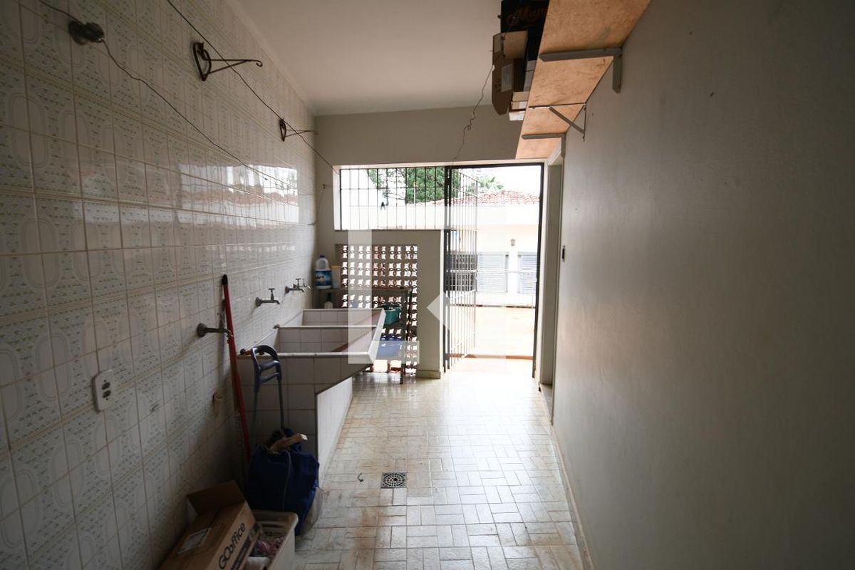 Casa à Venda - Guanabara, 3 Quartos,  198 m2 em , Campinas - sp | SoloBR
