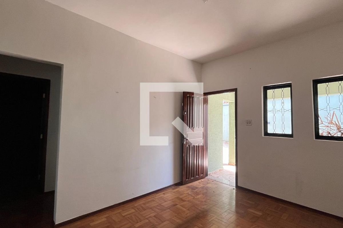 Casa à Venda - Taquaral, 2 Quartos,  300 m2 em , Campinas - sp | SoloBR