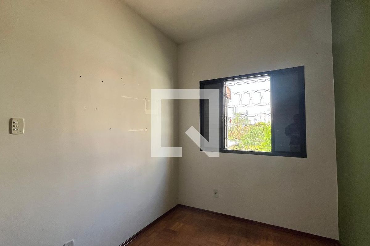 Casa à Venda - Taquaral, 2 Quartos,  300 m2 em , Campinas - sp | SoloBR