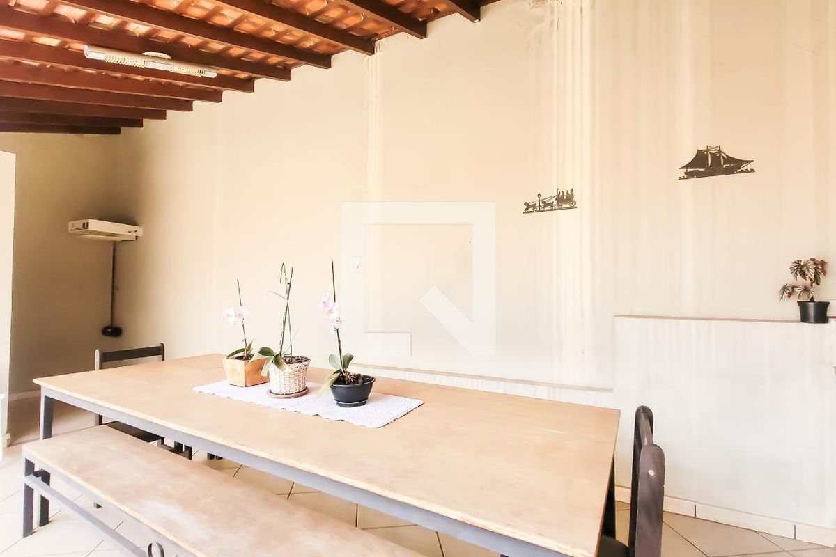 Casa à Venda - Taquaral, 2 Quartos,  170 m2 em , Campinas - sp | SoloBR