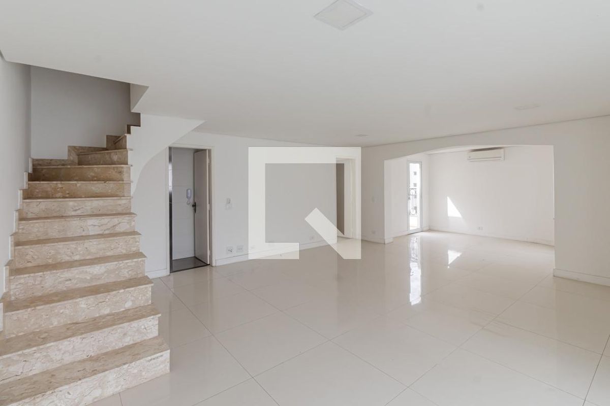 Cobertura, 3 quartos, 240 m² - Foto 2
