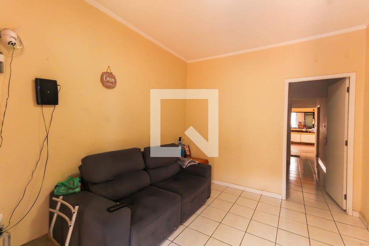 Casa, 4 quartos, 230 m² - Foto 1