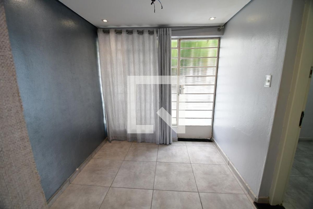 Casa à Venda - Taquaral, 2 Quartos,  77 m2 em , Campinas - sp | SoloBR