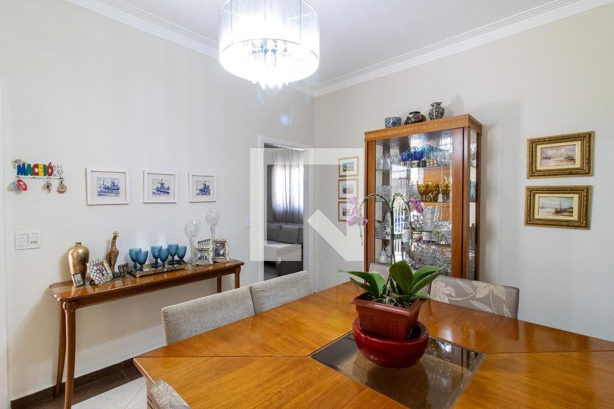 Casa à Venda - Jardim Flamboyant, 3 Quartos,  201 m2 em , Campinas - sp | SoloBR