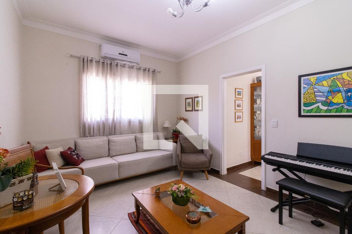 Casa à Venda - Jardim Flamboyant, 3 Quartos,  201 m2 em , Campinas - sp | SoloBR