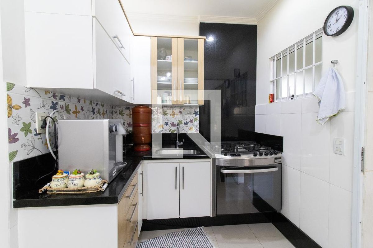 Casa à Venda - Jardim Flamboyant, 3 Quartos,  201 m2 em , Campinas - sp | SoloBR