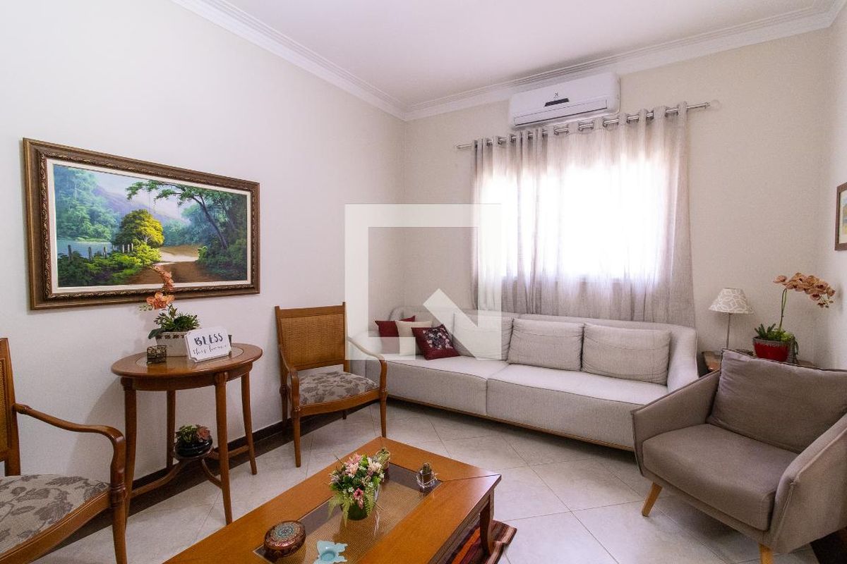 Casa à Venda - Jardim Flamboyant, 3 Quartos,  201 m2 em , Campinas - sp | SoloBR