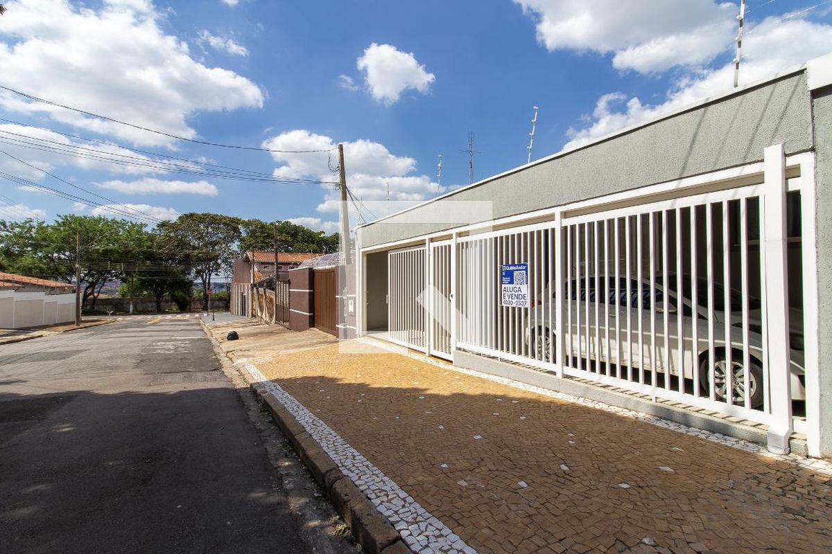 Casa à Venda - Jardim Flamboyant, 3 Quartos,  201 m2 em , Campinas - sp | SoloBR