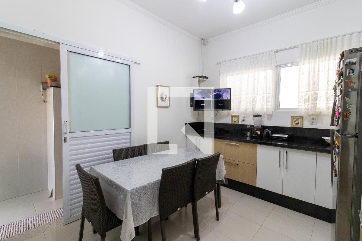 Casa à Venda - Jardim Flamboyant, 3 Quartos,  201 m2 em , Campinas - sp | SoloBR