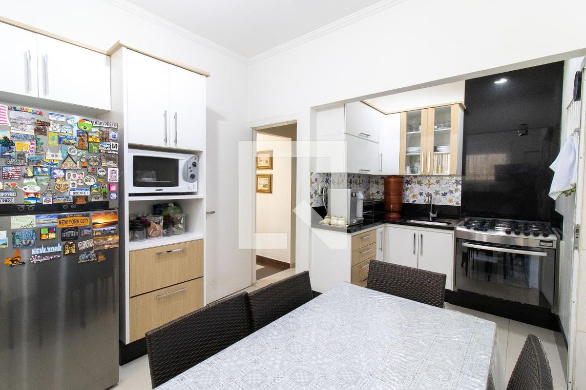 Casa à Venda - Jardim Flamboyant, 3 Quartos,  201 m2 em , Campinas - sp | SoloBR