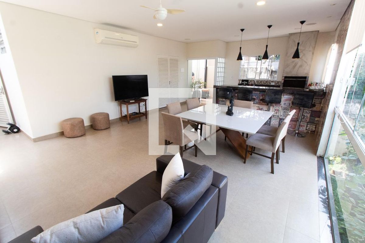Casa à Venda - Jardim Planalto, 4 Quartos,  250 m2 em , Campinas - sp | SoloBR