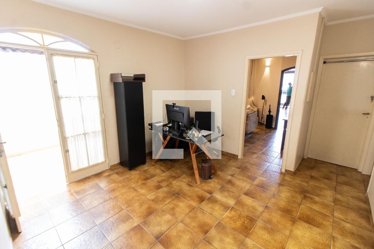Casa à Venda - Jardim Planalto, 4 Quartos,  250 m2 em , Campinas - sp | SoloBR