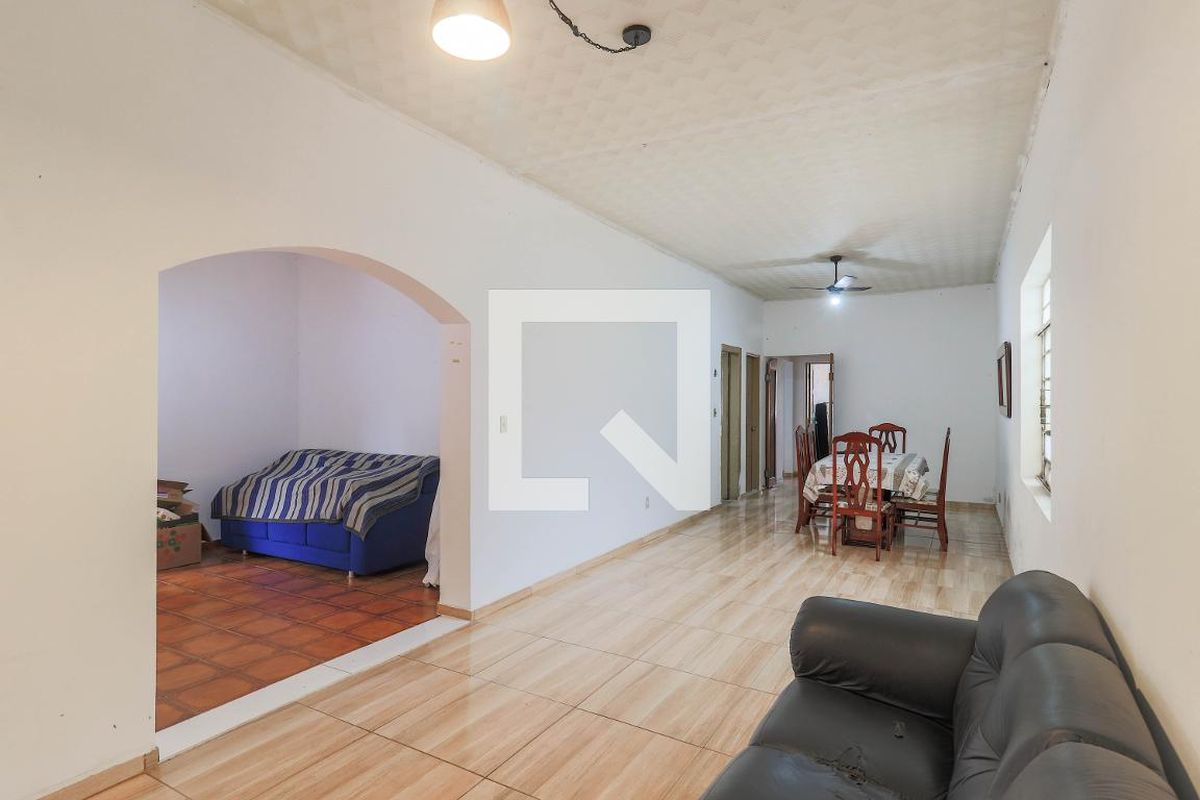 Casa, 2 quartos, 300 m² - Foto 1