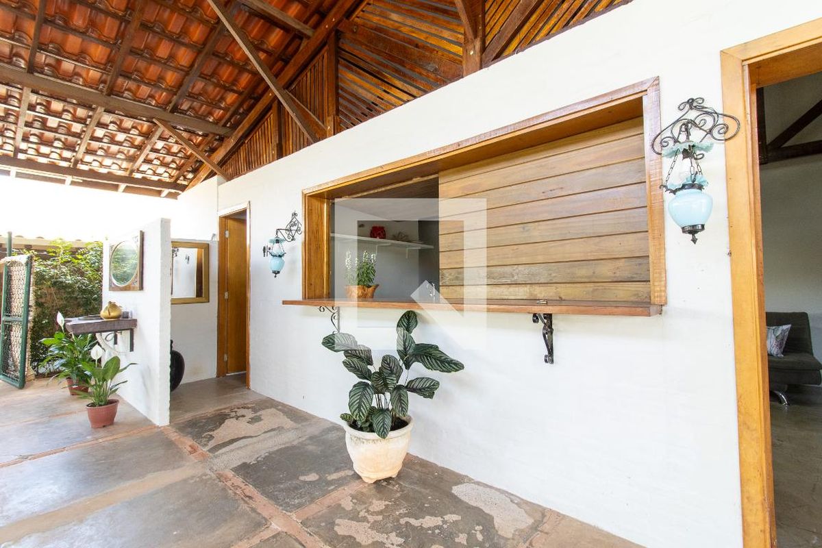 Casa à Venda - Res. Parque dos Alecrins, 1 Quarto,  250 m2 em , Campinas - sp | SoloBR