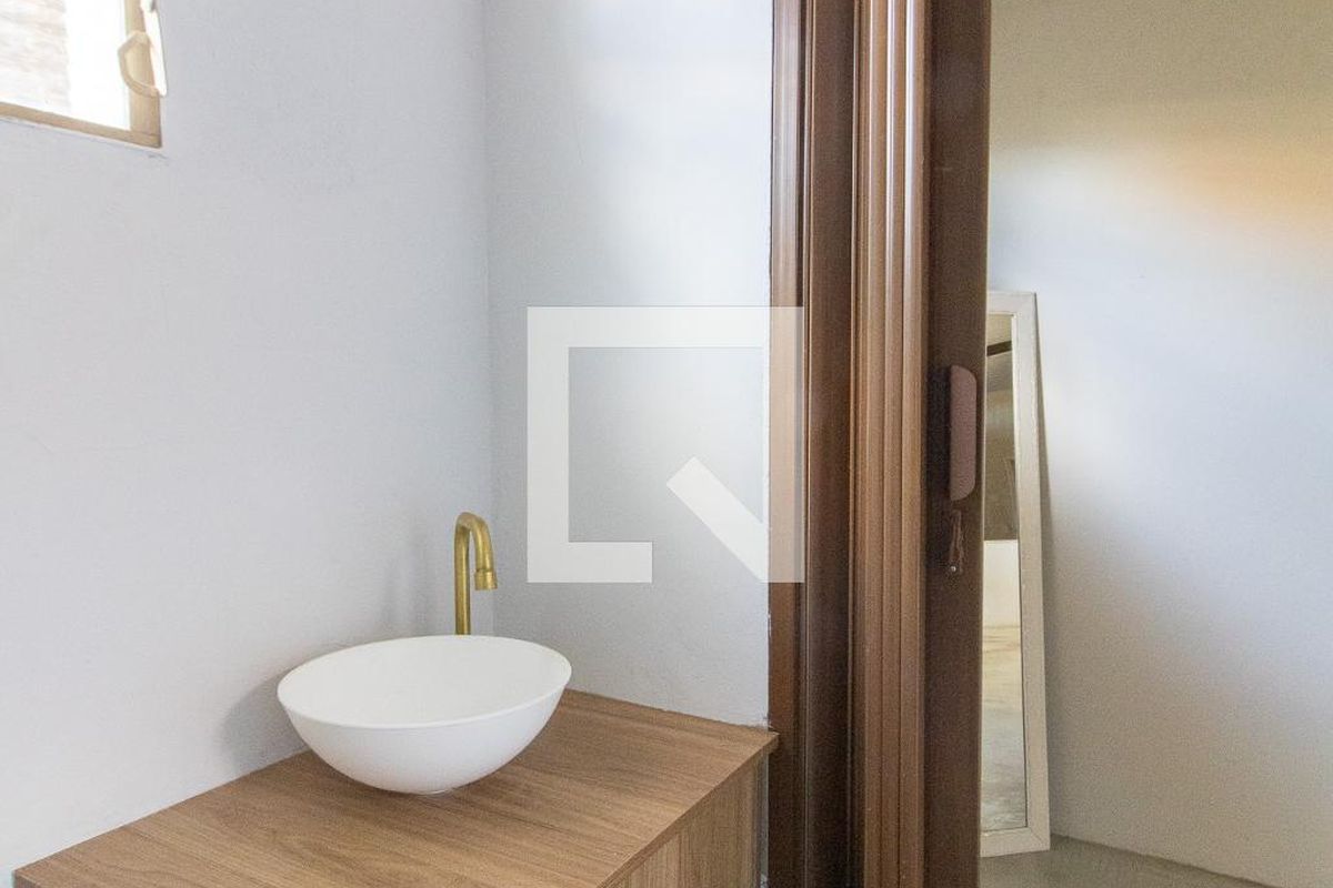 Casa à Venda - Res. Parque dos Alecrins, 1 Quarto,  250 m2 em , Campinas - sp | SoloBR