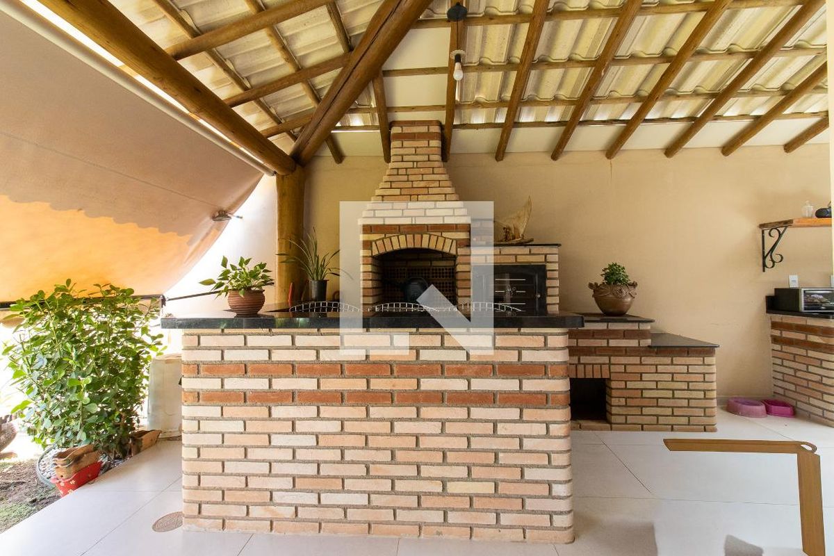 Casa à Venda - Res. Parque dos Alecrins, 2 Quartos,  200 m2 em , Campinas - sp | SoloBR