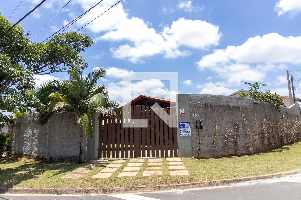 Casa à Venda - Res. Parque dos Alecrins, 2 Quartos,  200 m2 em , Campinas - sp | SoloBR