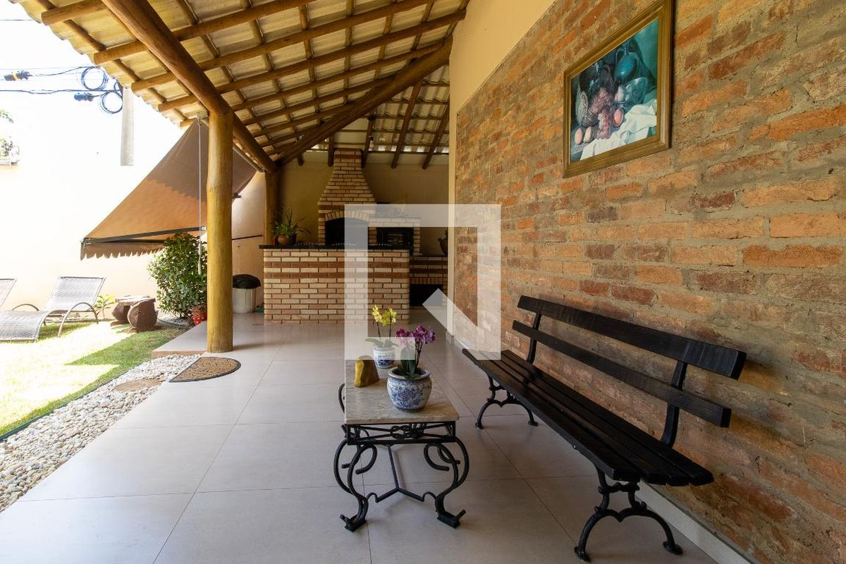 Casa à Venda - Res. Parque dos Alecrins, 3 Quartos,  250 m2 em , Campinas - sp | SoloBR