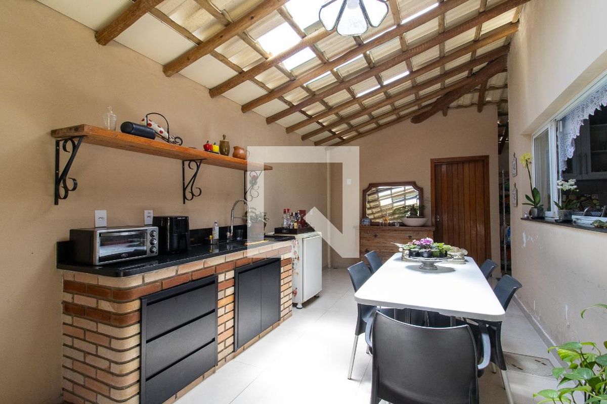 Casa à Venda - Res. Parque dos Alecrins, 3 Quartos,  250 m2 em , Campinas - sp | SoloBR