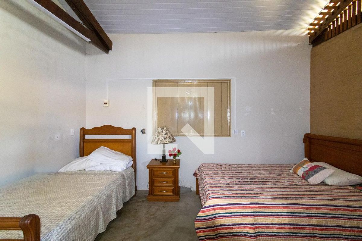 Casa à Venda - Res. Parque dos Alecrins, 3 Quartos,  250 m2 em , Campinas - sp | SoloBR