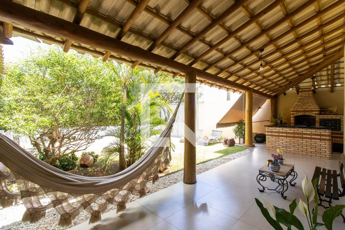 Casa à Venda - Res. Parque dos Alecrins, 3 Quartos,  250 m2 em , Campinas - sp | SoloBR