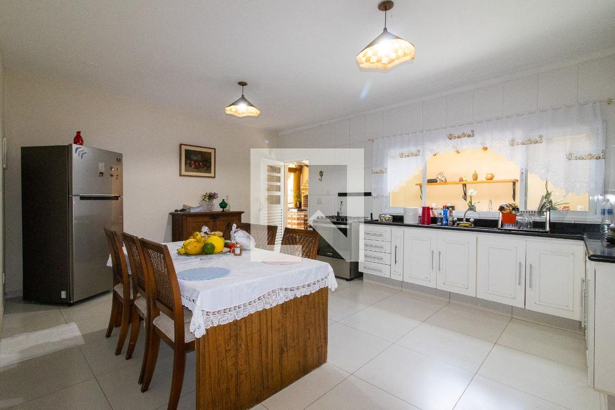Casa à Venda - Res. Parque dos Alecrins, 3 Quartos,  250 m2 em , Campinas - sp | SoloBR