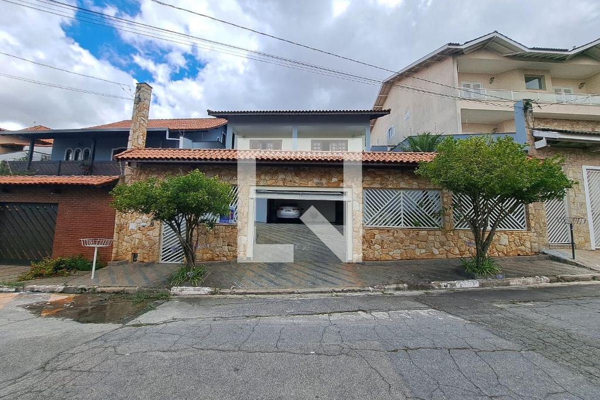 Casa, 5 quartos, 248 m² - Foto 2