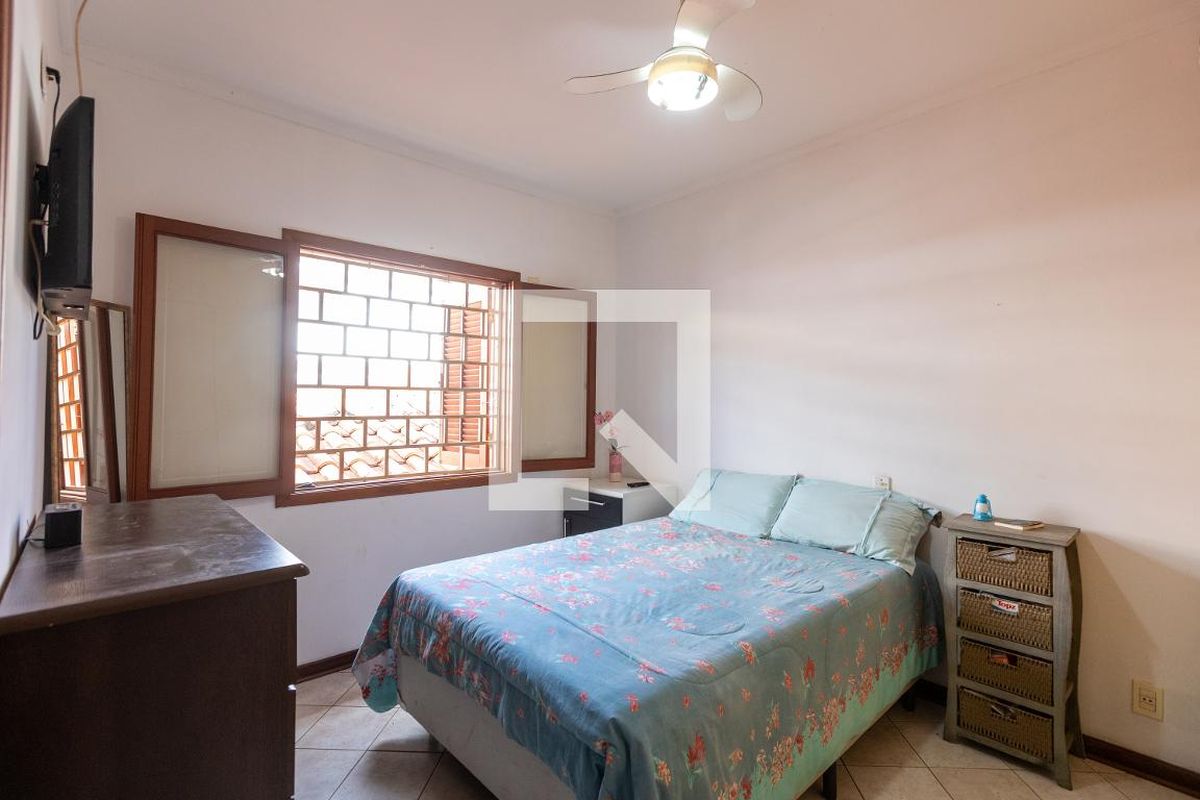 Casa à Venda - Mansões Santo Antônio, 4 Quartos,  350 m2 em , Campinas - sp | SoloBR