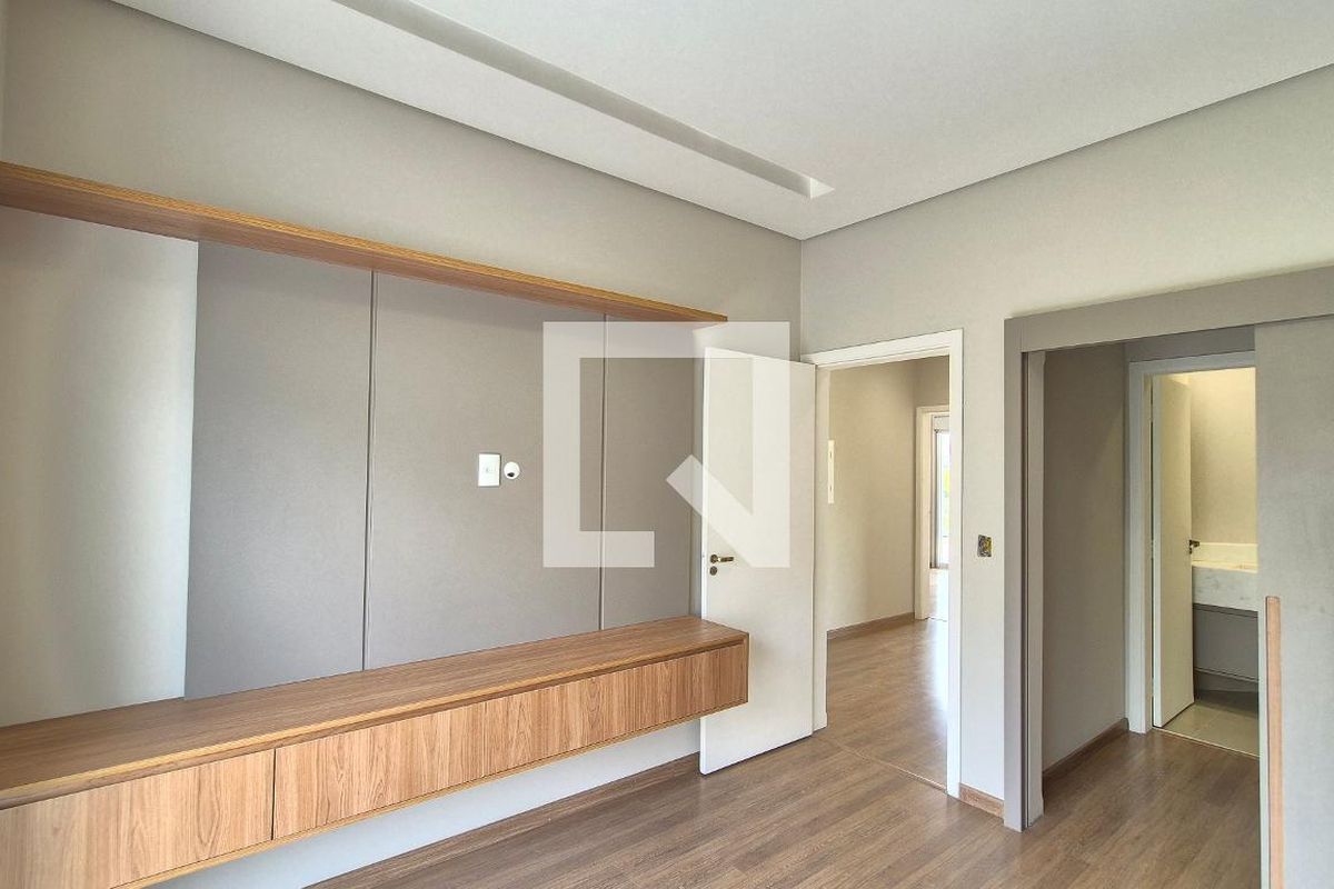 Casa à Venda - Swiss Park, 3 Quartos,  249 m2 em , Campinas - sp | SoloBR