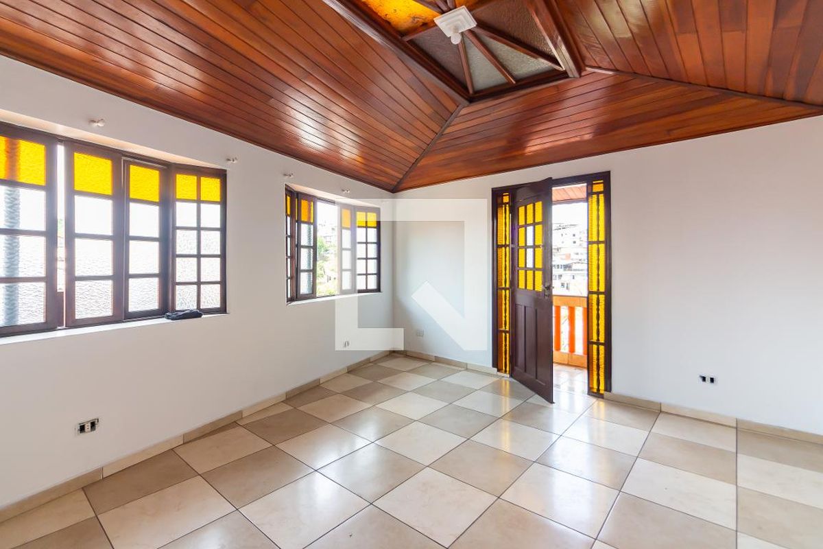 Casa, 3 quartos, 270 m² - Foto 4