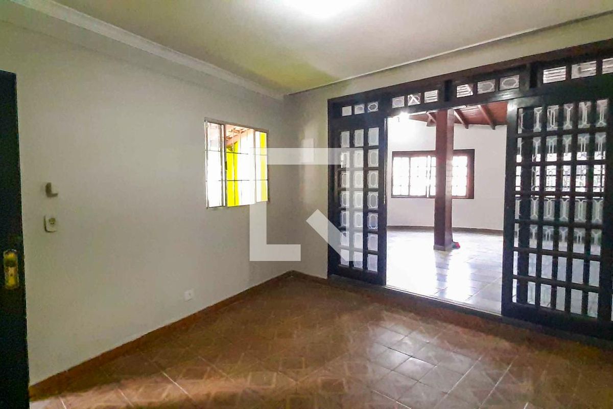Casa, 3 quartos, 270 m² - Foto 4