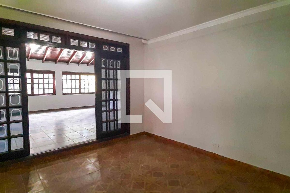Casa, 3 quartos, 270 m² - Foto 2