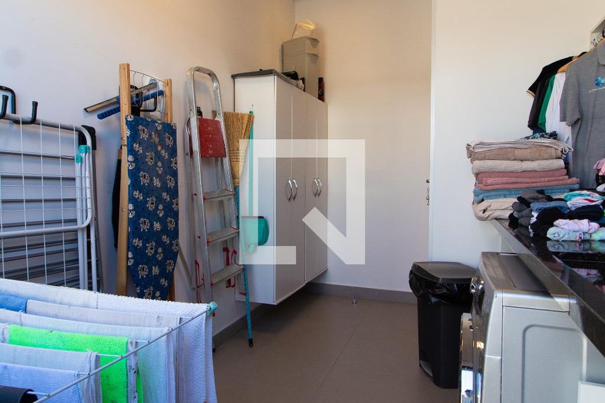 Casa à Venda - Fazenda Santa Cândida, 3 Quartos,  253 m2 em , Campinas - sp | SoloBR