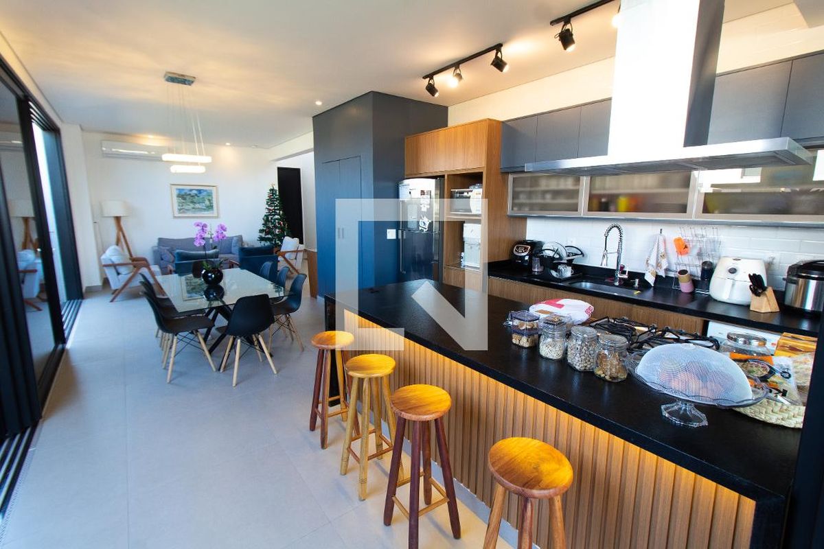 Casa à Venda - Fazenda Santa Cândida, 3 Quartos,  253 m2 em , Campinas - sp | SoloBR