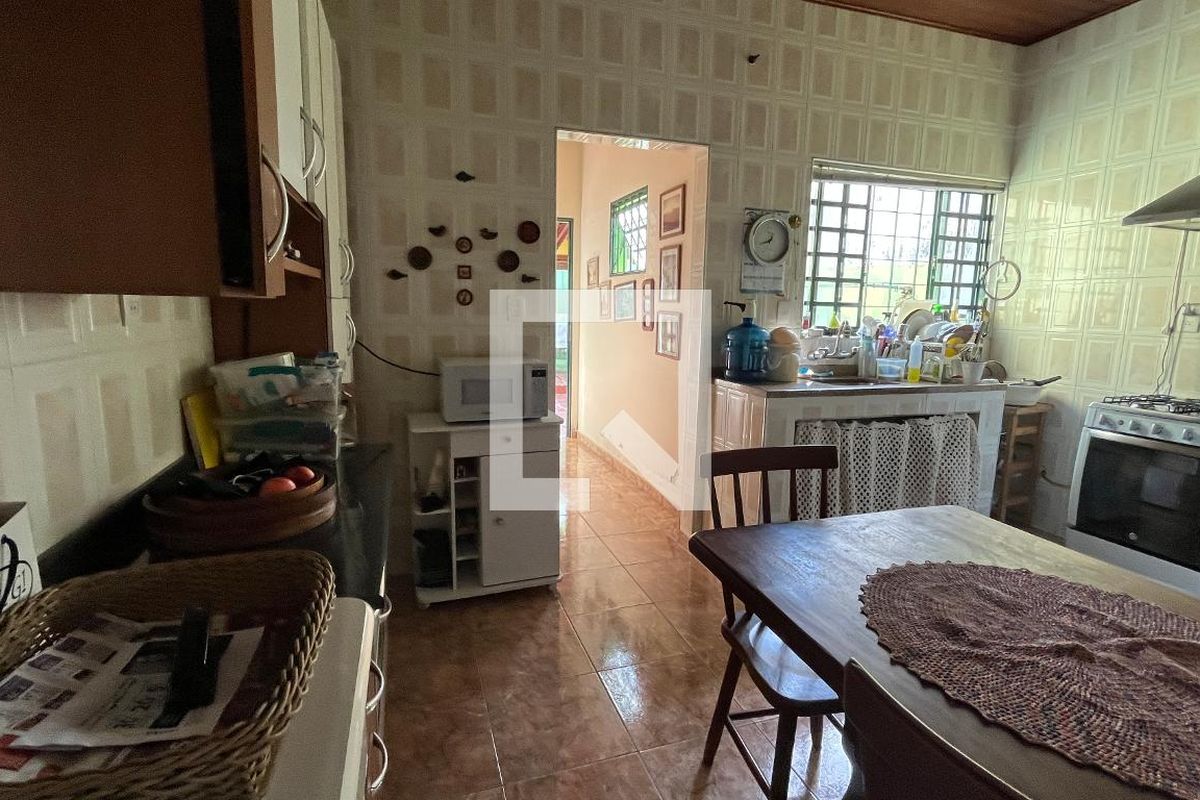 Casa à Venda - Taquaral, 2 Quartos,  144 m2 em , Campinas - sp | SoloBR