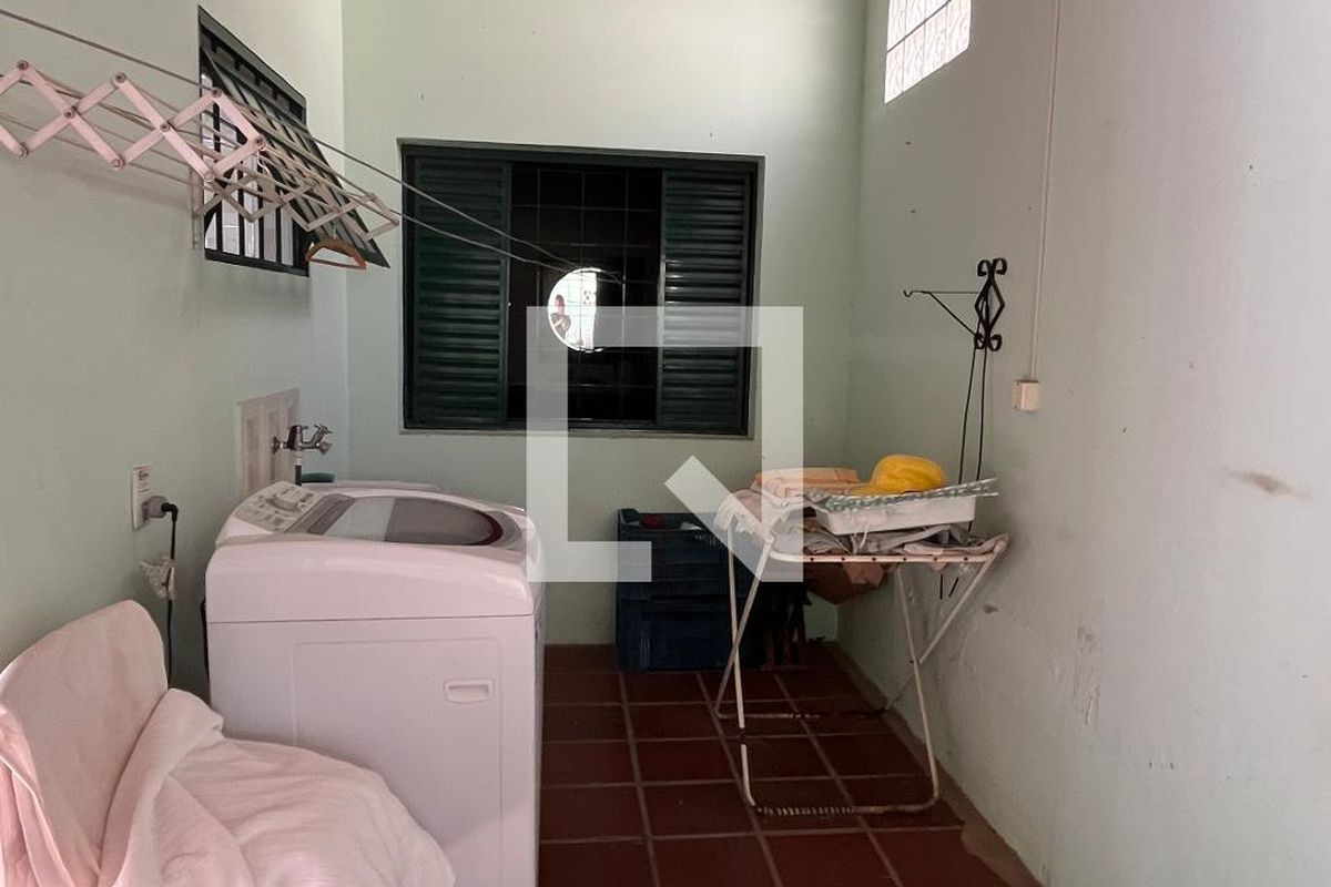 Casa à Venda - Taquaral, 2 Quartos,  144 m2 em , Campinas - sp | SoloBR