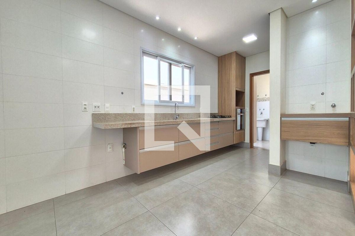 Casa à Venda - Swiss Park, 4 Quartos,  216 m2 em , Campinas - sp | SoloBR