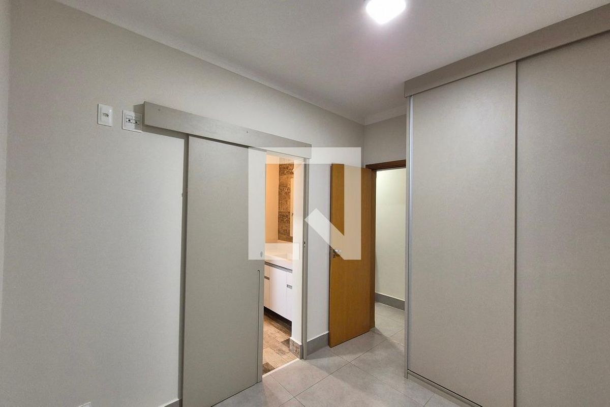 Casa à Venda - Swiss Park, 4 Quartos,  216 m2 em , Campinas - sp | SoloBR