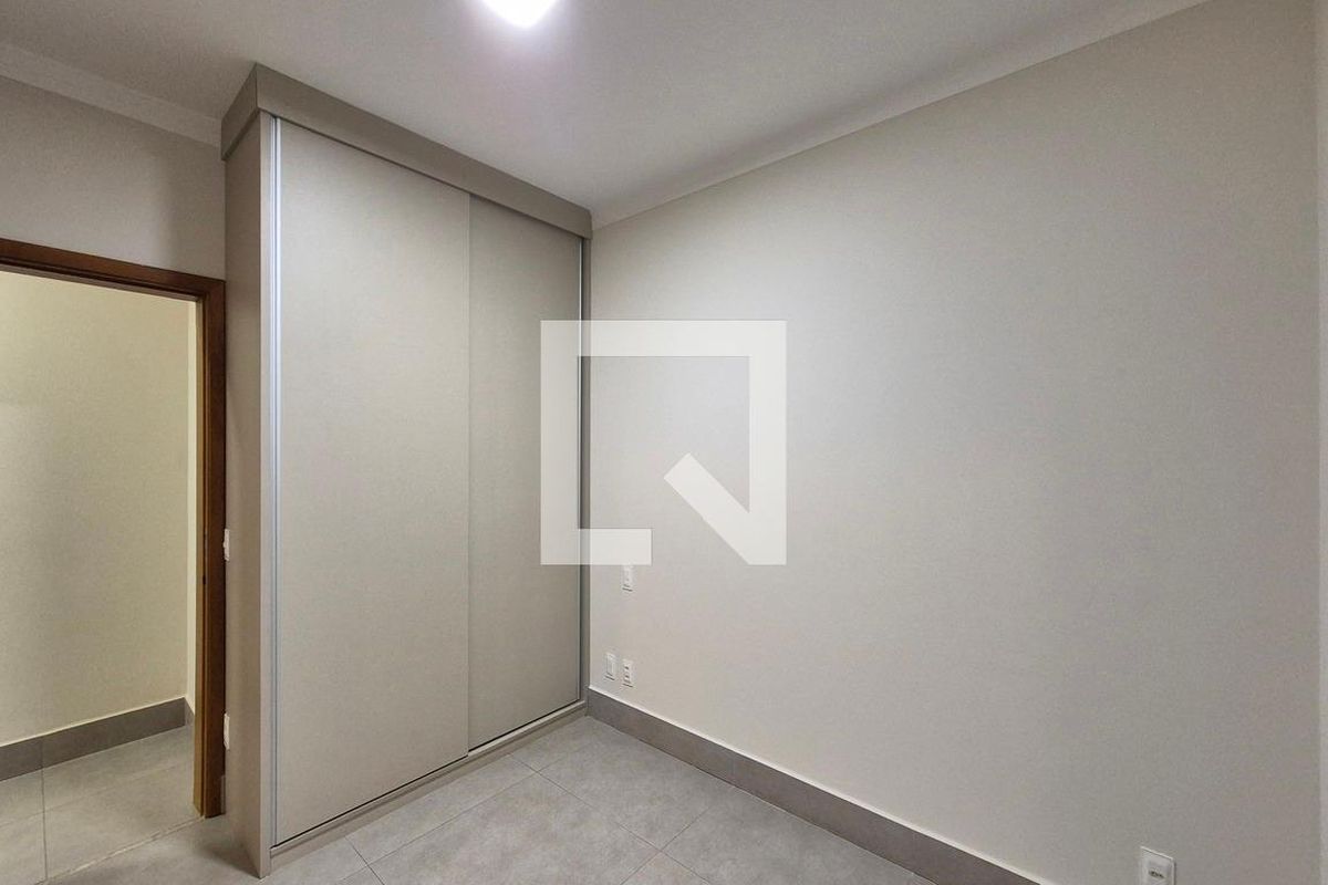 Casa à Venda - Swiss Park, 4 Quartos,  216 m2 em , Campinas - sp | SoloBR