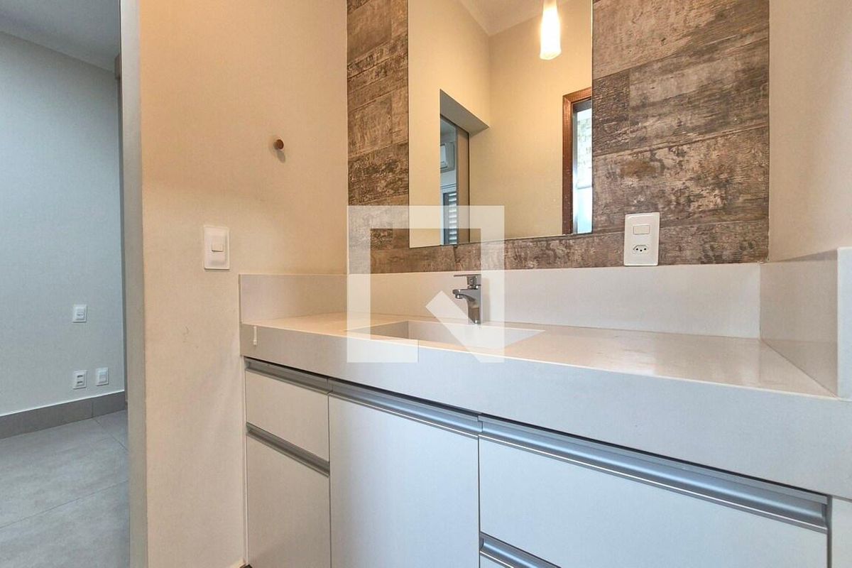 Casa à Venda - Swiss Park, 4 Quartos,  216 m2 em , Campinas - sp | SoloBR