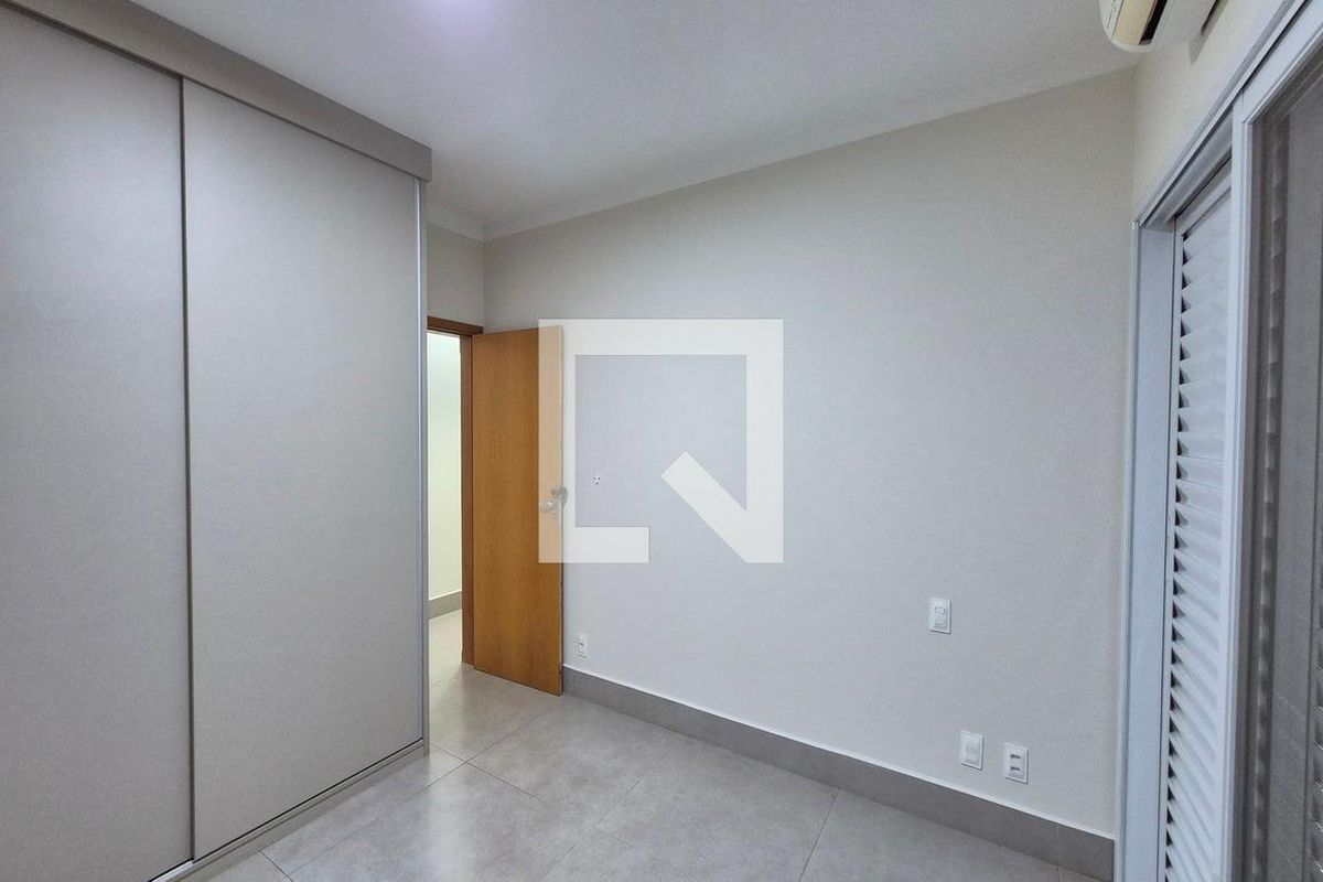 Casa à Venda - Swiss Park, 4 Quartos,  216 m2 em , Campinas - sp | SoloBR