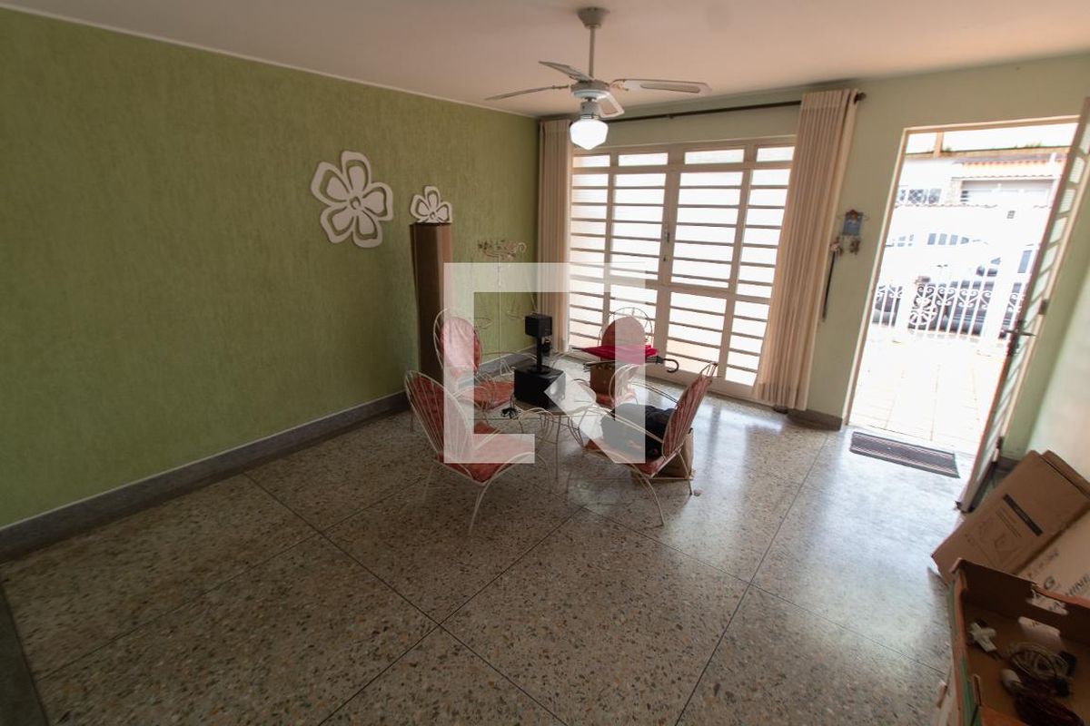 Casa à Venda - Taquaral, 3 Quartos,  300 m2 em , Campinas - sp | SoloBR