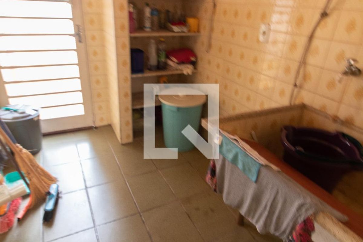Casa à Venda - Taquaral, 3 Quartos,  300 m2 em , Campinas - sp | SoloBR