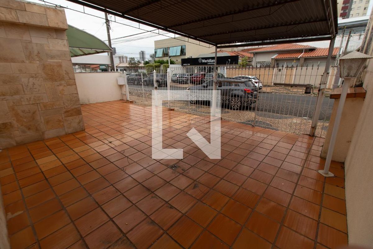 Casa à Venda - Taquaral, 3 Quartos,  300 m2 em , Campinas - sp | SoloBR