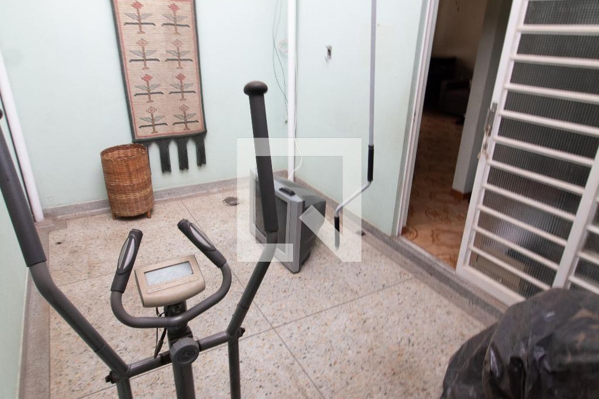 Casa à Venda - Taquaral, 3 Quartos,  300 m2 em , Campinas - sp | SoloBR