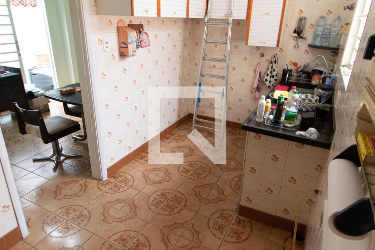 Casa à Venda - Taquaral, 3 Quartos,  300 m2 em , Campinas - sp | SoloBR