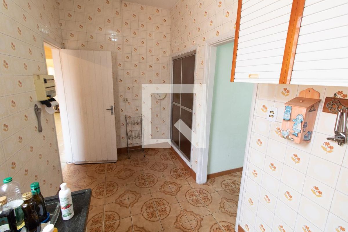 Casa à Venda - Taquaral, 3 Quartos,  300 m2 em , Campinas - sp | SoloBR