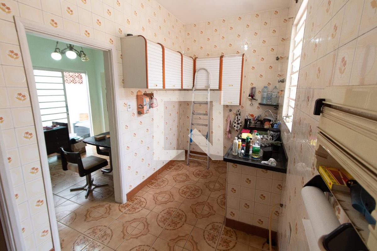 Casa à Venda - Taquaral, 3 Quartos,  300 m2 em , Campinas - sp | SoloBR